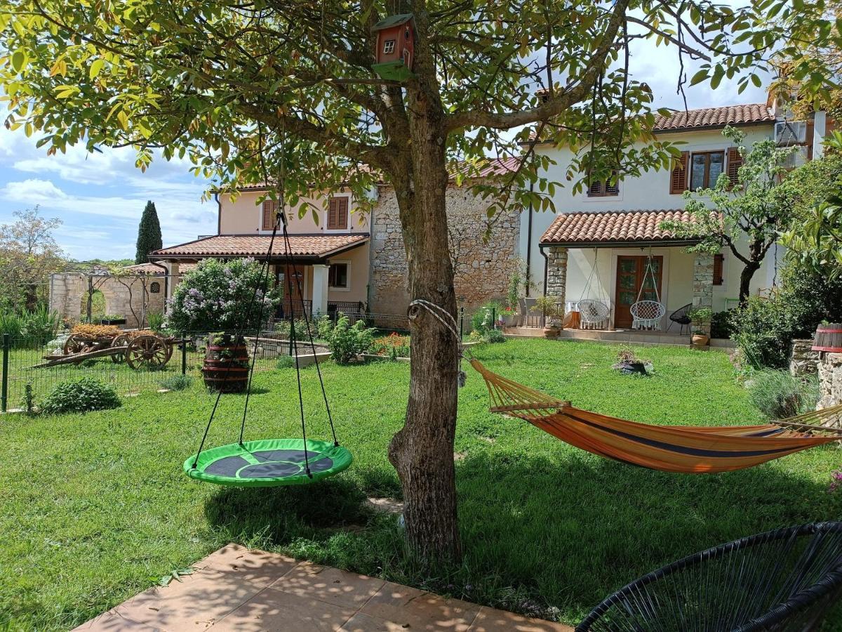 Parenzana, Little Row House With Big Yard In Istria *