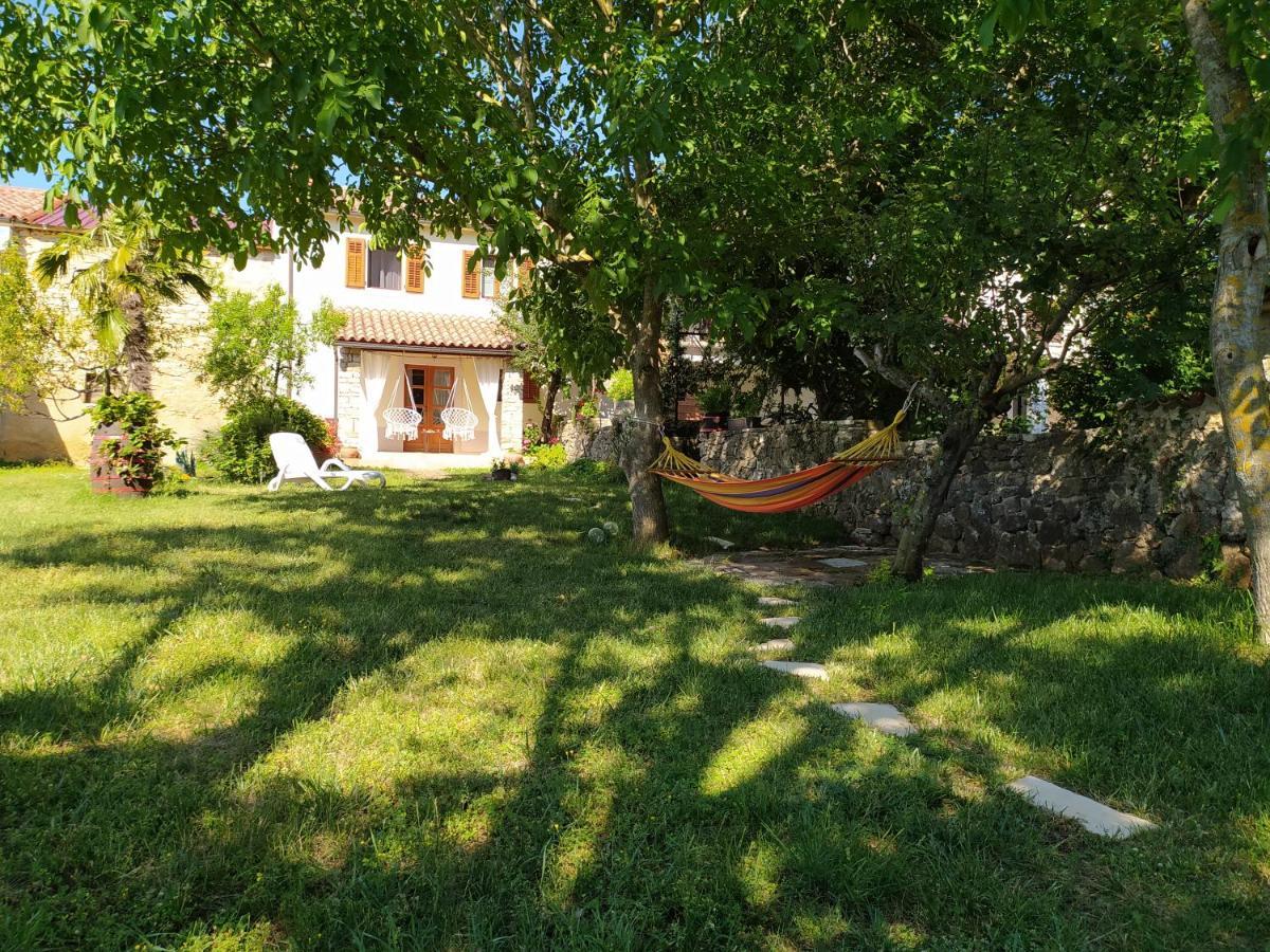 Parenzana, Little Row House With Big Yard In Istria Apartma Rakotule