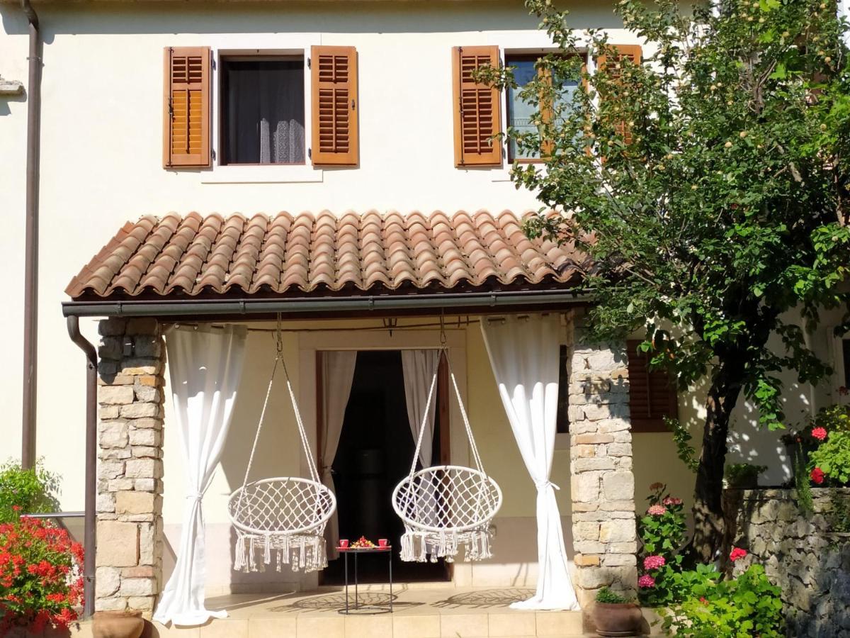 Parenzana, Little Row House With Big Yard In Istria Apartma *