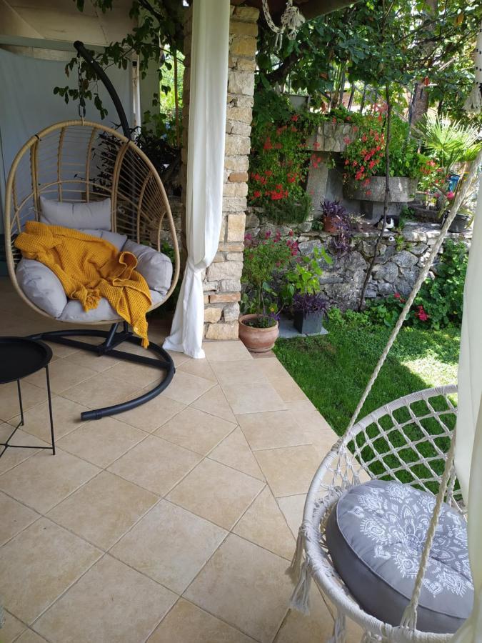 Parenzana, Little Row House With Big Yard In Istria *