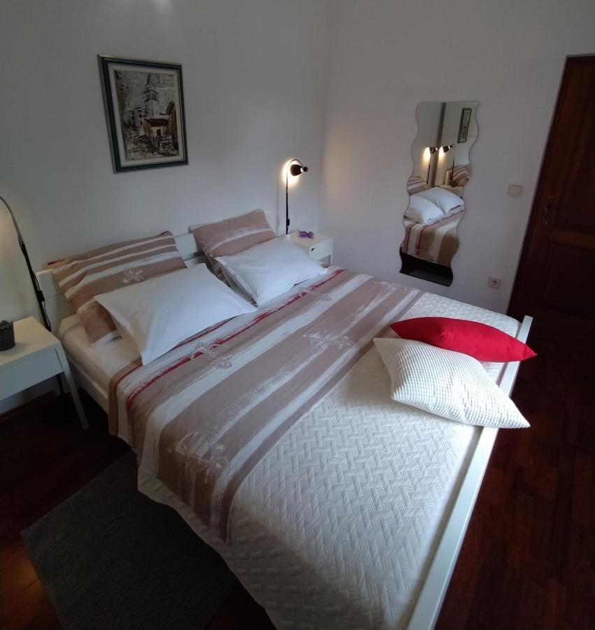 Apartma Parenzana, Little Row House With Big Yard In Istria *