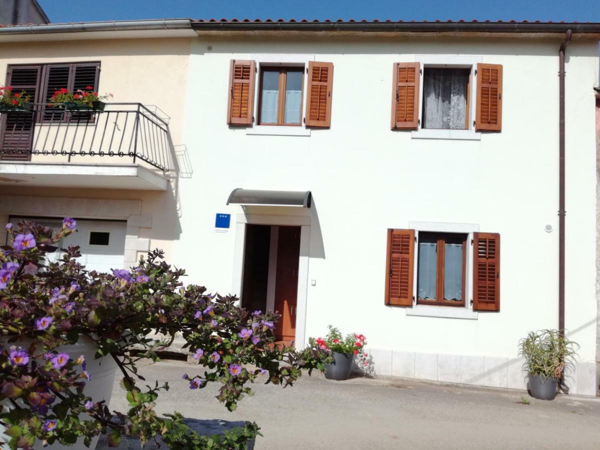 Parenzana, Little Row House With Big Yard In Istria Apartma